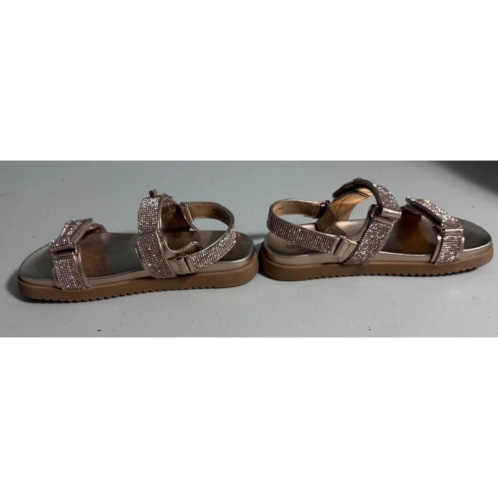 Steve Madden Girls 4 Mona Flat Sandal Rhinestone Embellishments Vacation Cute